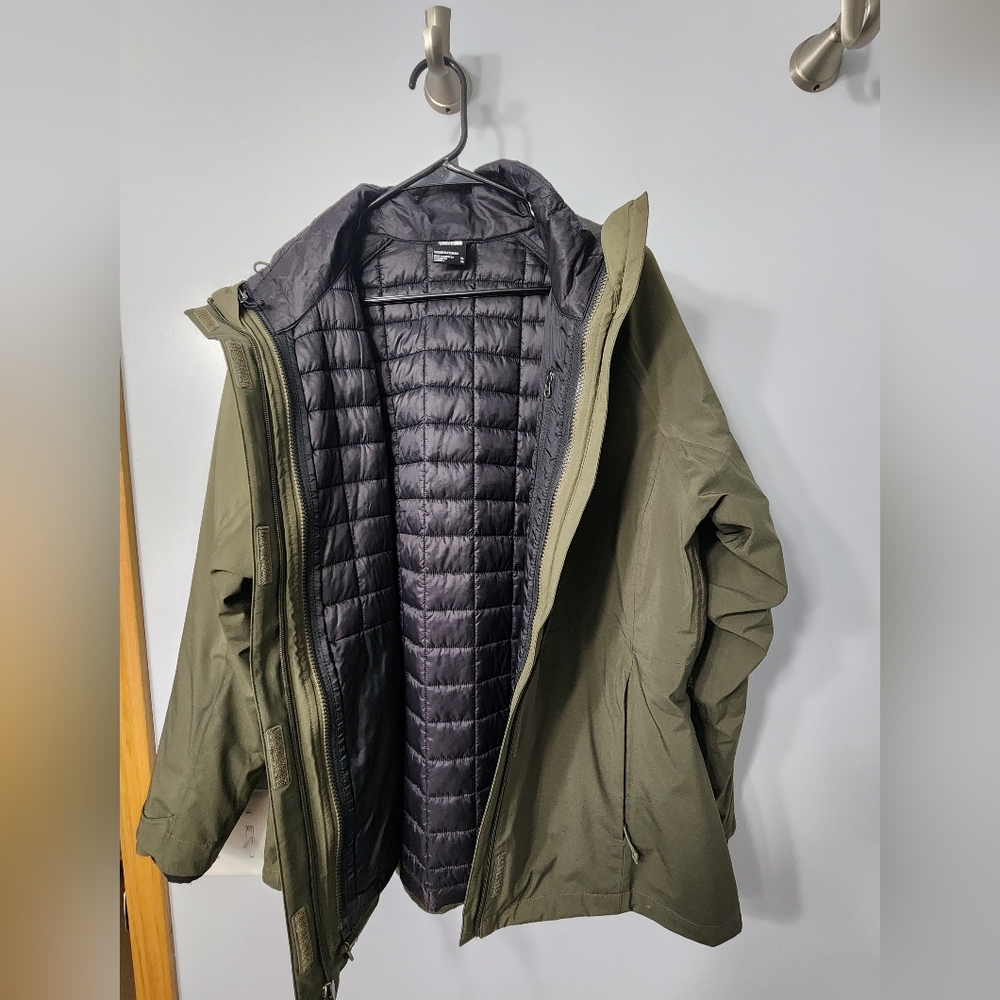 The North Face Women's 2 in 1 coat